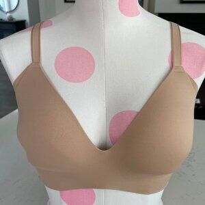 knix WingWoman Nylon Spandex Wireless Contour Bra Sz OS Nude Color NWOT
